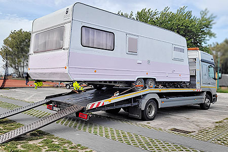 Transport przyczep kempingowych